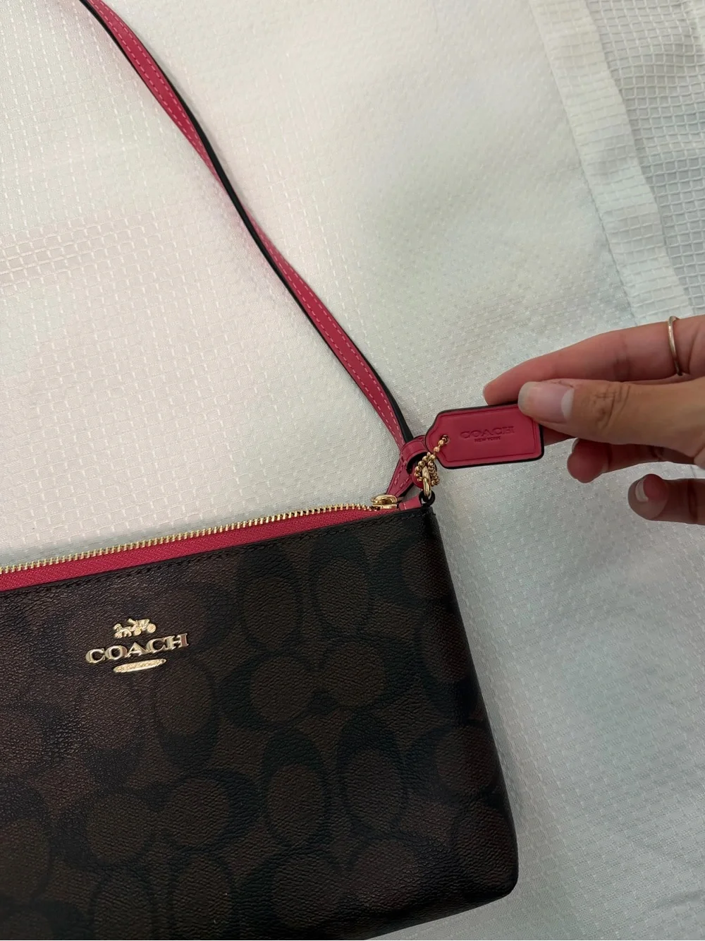 NWOT Coach Zip Top Gold/Brown Strawberry Signature Coated Canvas Crossbody 7311 - Picture 7 of 10